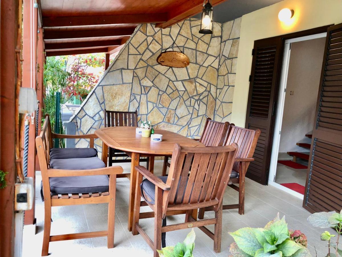 Apartments Pine & Oak With Shared Seasonal Hot Tub Privlaka  Exterior foto